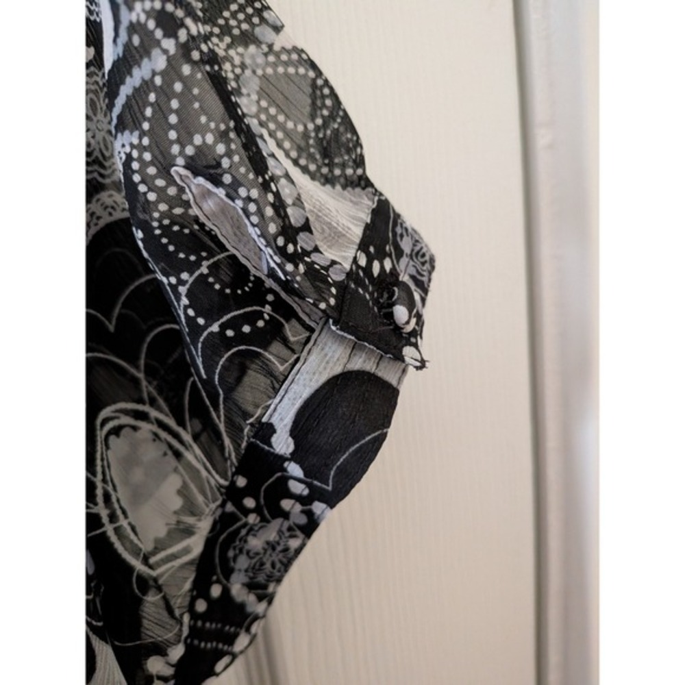 Apt‎ 9 Woman Black White Floral Paisley Smocked Waist V-Neck Blouse Plus Size 1X - Picture 6 of 10